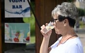 Niektorí Slováci si priplatia za vodu. Bratislavská vodárenská spoločnosť mení cenu vodného, stočného a zavádza fixný poplatok