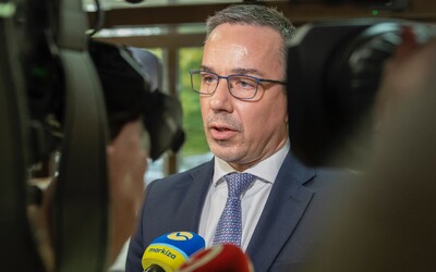 Niektorým Slovákom začal na účet chodiť očakávaný príspevok. Mnohí ho dostanú dnes