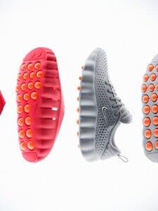 Nike představilo první obuv, která má při chůzi uklidnit tvou mysl. Vyvíjeli ji 10 let