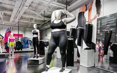 Nike v predajniach predstavilo plus-size figuríny. Chce, aby športovali všetci bez rozdielu