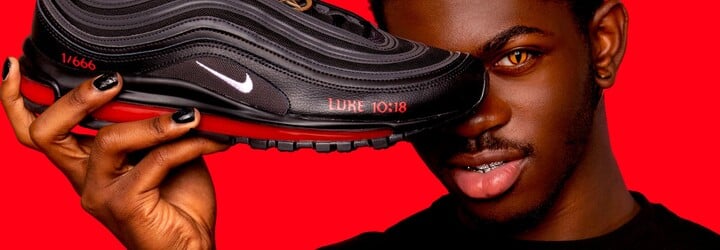 Nike žaluje „satanistické“ tenisky Air Max, které představil známý raper. 666 párů obsahuje lidskou krev a pentagram