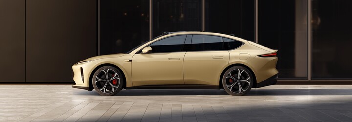 Nio ET5 je 490-koňový elektromobil s dojazdom 1 000 kilometrov a vymeniteľnou batériou na počkanie