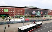 Nizozemští fanoušci se v Praze pokusili násilně proniknout na stadion. Zasahovali těžkooděnci