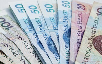 Nočné útoky dronov stiahli poľský zlotý. Od septembra sa dostal na najslabšiu úroveň voči euru