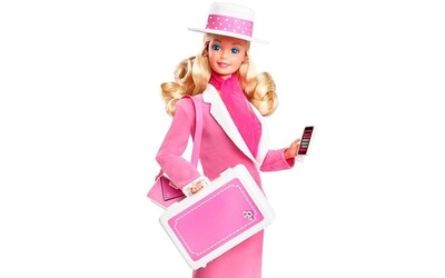Nokia chystá speciální Barbie mobil. Víme, kdy bude k dostání, moderní přístroj ale nečekej