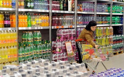 Nová daň sa nebude týkať proteínových nápojov. Štát z návrhu zákona vypustil viaceré výrobky