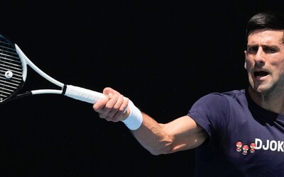 Novak Djoković sa pripravuje na US Open v USA, do krajiny však môžu vstúpiť len zaočkovaní. Jeho fanúšikovia už vytvorili petíciu 