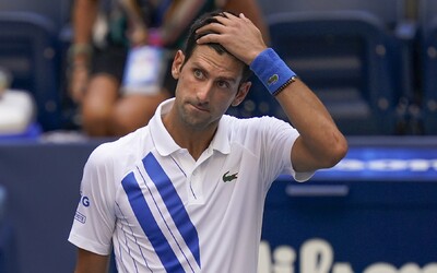 Novak Djokovič reaguje na vyloučení z US Open poté, co nechtěně napálil míček do krku rozhodčí