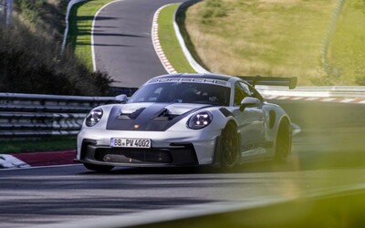 Nové Porsche 911 GT3 RS predviedlo na Nürburgringu famóznu jazdu, AMG GT Black Series však neprekonalo