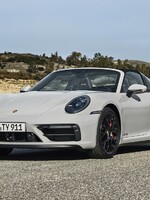 Nové Porsche 911 prichádza už aj ako GTS. Výkonom 480 koní sa radí medzi Carreru S a Turbo