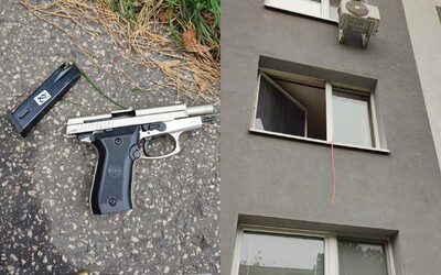Nové detaily o streľbe v bratislavskom Ružinove. Muž zo zbrane vystrelil pred ženou, následne si vyhodil lano z okna bytu