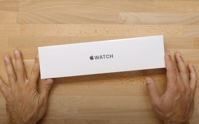 Nové hodinky Apple Watch by mali mať väčší displej a ploché strany. Dizajnom by sa mali podobať prichádzajúcemu iPhonu 13