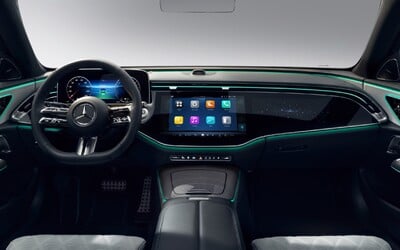 Nový Mercedes-Benz triedy E ukázal luxusný interiér, v ktorom bude možné sledovať Tiktok či hrať Angry Birds