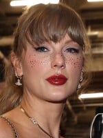 Nový beauty trend válcuje TikTok. Vyzkoušela ho dokonce i Taylor Swift