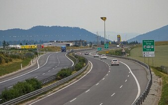 O pár dní nastanú na slovenských diaľniciach veľké zmeny. Vodiči budú mať k dispozícii novú známku, ročná sa končí