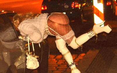 Obchodování s prostitucí v 90. letech? Nejobávanější pasák z Dubí pálil dívky žehličkou, jednu nakonec zabil a zahrabal
