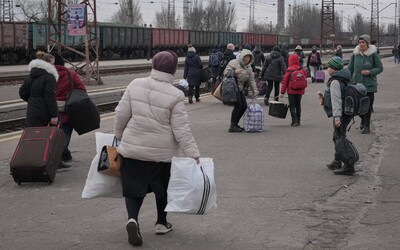 Oblečení pro Ukrajinu: Kam můžeš oblečení donést, co je potřeba a jak ještě pomoci Ukrajině 