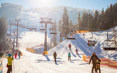 Oblíbená lyžařská oblast Čechů zavádí přísné pokuty. Za jízdu bez helmy nebo pod vlivem alkoholu zaplatíš i 20 tisíc korun