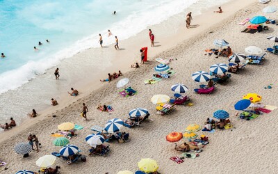 Oblíbená prázdninová destinace zavádí nová přísná pravidla. Turisté mohou mít na plážích velký problém