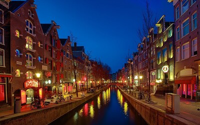 Obľúbená turistická štvrť v Amsterdame zakáže fajčenie marihuany. Mesto ide urobiť historické zmeny na pomoc obyvateľom