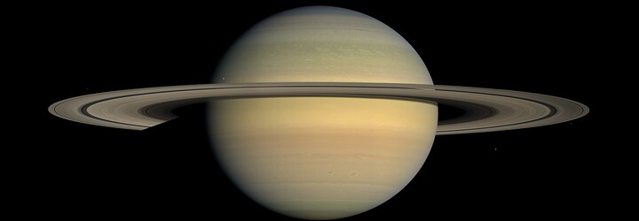 Obrazem: Webbův teleskop zachytil Saturn a jeho prstence unikátním způsobem