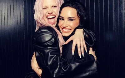 Obrovský úspech speváčky Adély Jergovej. Rodáčka zo Slovenska ide na tour s Demi Lovato