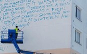 Obyvateľov košického sídliska pobúrila maľba na paneláku. Vznikla počas festivalu pouličného umenia