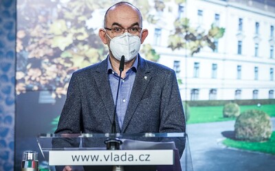 Očkování proti covidu-19 v Česku začne 27. prosince. Do konce roku přijde přes 10 tisíc dávek