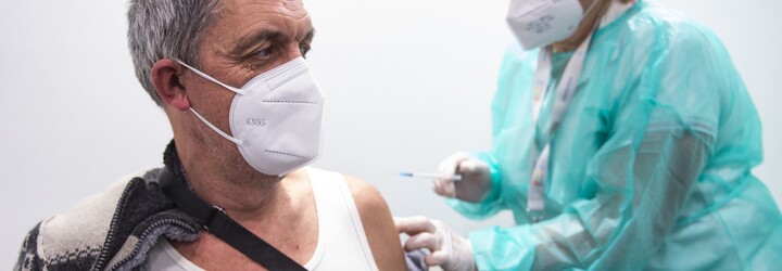 Očkovat proti koronaviru se nechá více než polovina Čechů. 33 % je zásadně proti, ukazují nová data