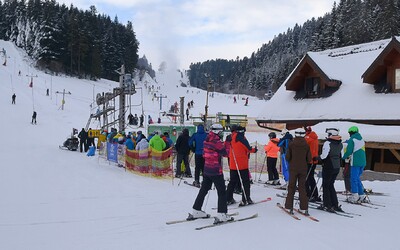 Od dnes sa sprísňujú podmienky pre lyžiarske strediská. Čo potrebuješ, ak ideš do hotela, na vlek či lanovku?