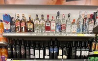 Od zajtra bude na Slovensku drahší alkohol. Spotrebnú daň na lieh zvýšia o 30 %