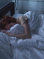 Odborníci na spánok podporujú myšlienku zdriemnutia si v práci. Hovoria, že to bude viesť k zvýšenej produktivite
