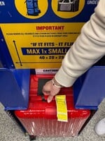 Odstávajú ti kolieska na batožine? Zaplatíš za to 70 eur. Cestujúci hovoria o tvrdých kontrolách Ryanairu, ako som dopadla ja?