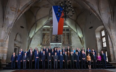 Ohlédnutí za pražským summitem. Řešila se hlavně energetická krize, setkání také zlepšilo pár napjatých vztahů