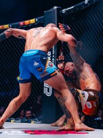 Oktagon 70 přinesl neskutečnou přehlídku knockoutů. Povzbuzovala i Nela Slováková