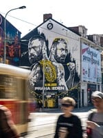 Oktagon v Praze odhalil mural na počest Karlose Vémoly a Attily Végha