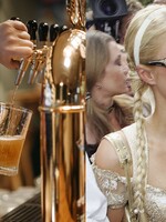 Oktoberfest, najväčší pivný festival na svete, ukrýva množstvo kuriozít a bizarností. O týchto si (možno) nevedel