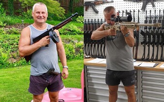 Omilostněný vrah Kajínek pózuje na Instagramu se samopalem, pistolí za trenkami a odstřelovací puškou