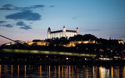 Osvetlenie Bratislavského hradu, Prezidentského paláca či NBS večer vypnú. Dnes je Hodina Zeme