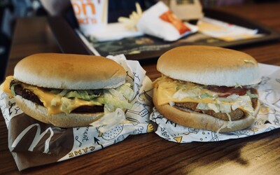Otestovali sme indickú ponuku v McDonald's. Ako chutí burger Tikka Masala?