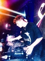 PG produkuje hity pre umelcov ako Shimmi či Nik Tendo: „Beaty robím aj v MHD. Keď vznikne nový track, je to ako mágia” (Rozhovor)