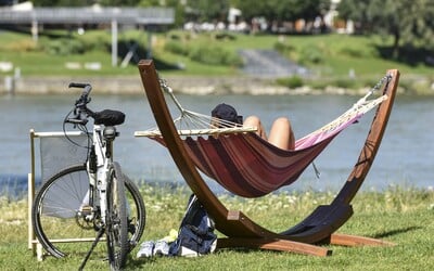 PŘEDPOVĚĎ: Česko čekají další tropy, přijdou i bouřky. Podívej se, kolik bude stupňů