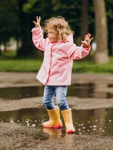 PŘEDPOVĚĎ: Česko zasáhne silný vítr, přijdou i nízké teploty. Brzy se ale znovu oteplí