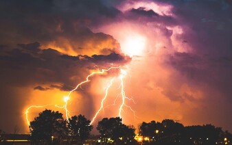 PŘEDPOVĚĎ: Česko zasáhnou bouřky a teploty se vyšplhají nad 30 stupňů. Koukni, co nás čeká