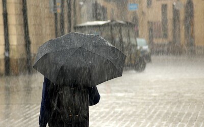 PŘEDPOVĚĎ: Teploty v Česku klesnou, kromě deště mohou přijít další bouřky