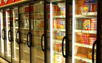 PREHĽAD: Ceny potravín na Slovensku rastú aj napriek zníženej DPH. Ľudia v obchodoch míňajú čoraz viac