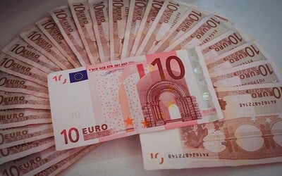 PREHĽAD: Rodičia majú nárok na tisíce eur. Takto funguje daňový bonus na dieťa v roku 2025