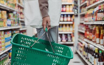 PŘEHLED: Tyto supermarkety dostaly za falešné slevy v roce 2024 milionové pokuty. Kdo zaplatí nejvíc?
