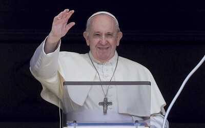 Papež František: Homosexuálním párům by mělo být umožněno uzavírat registrovaná partnerství