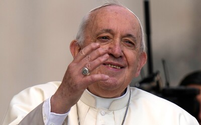 Papež František povolil kněžím žehnat stejnopohlavním párům, dříve to bylo nepřípustné 